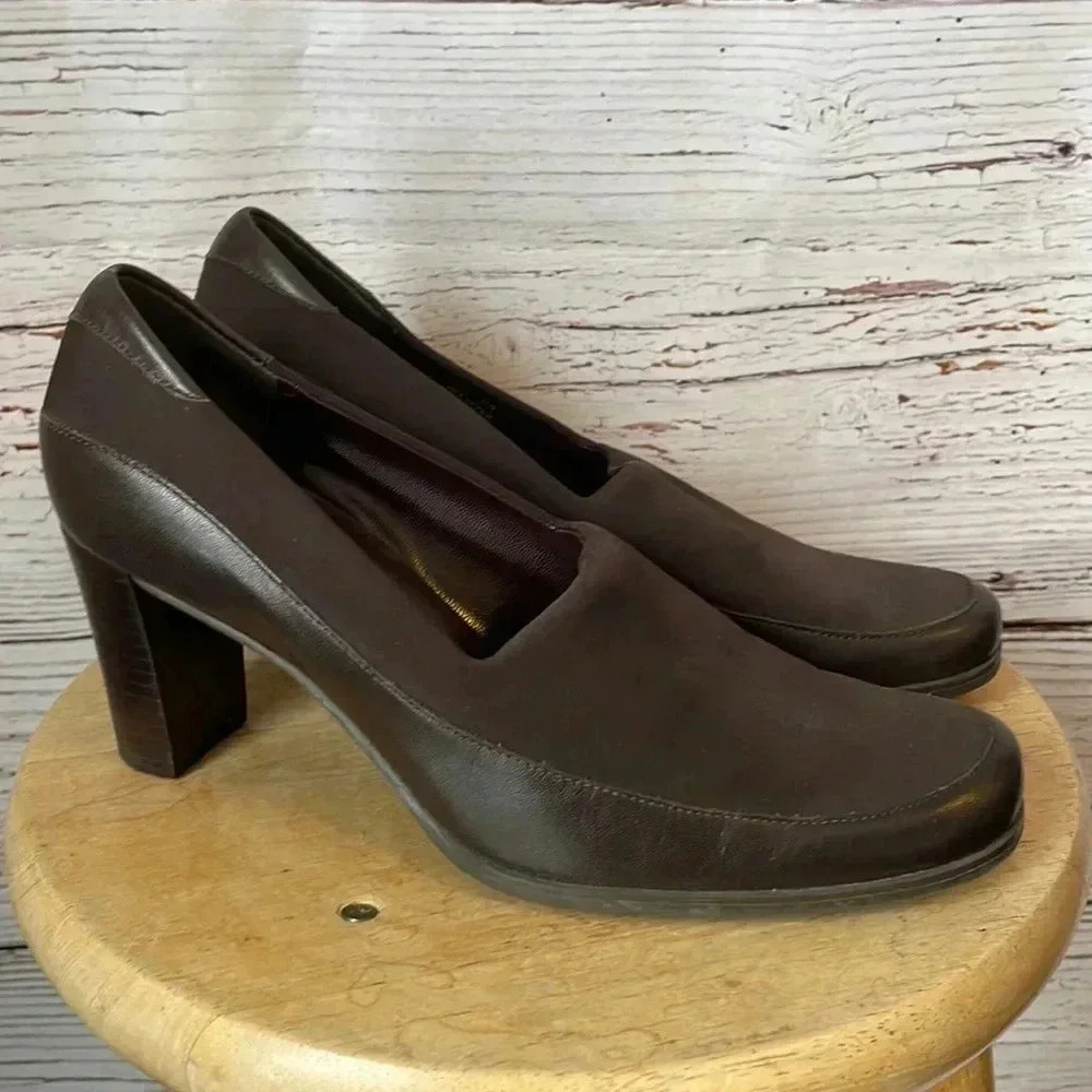 Vintage Etienne Aigner Trina heels